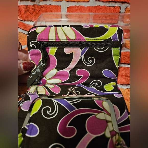 #598 Vera Bradley Retired Plum Petals Purple Wallet/Wristlet - Picture 5 of 7